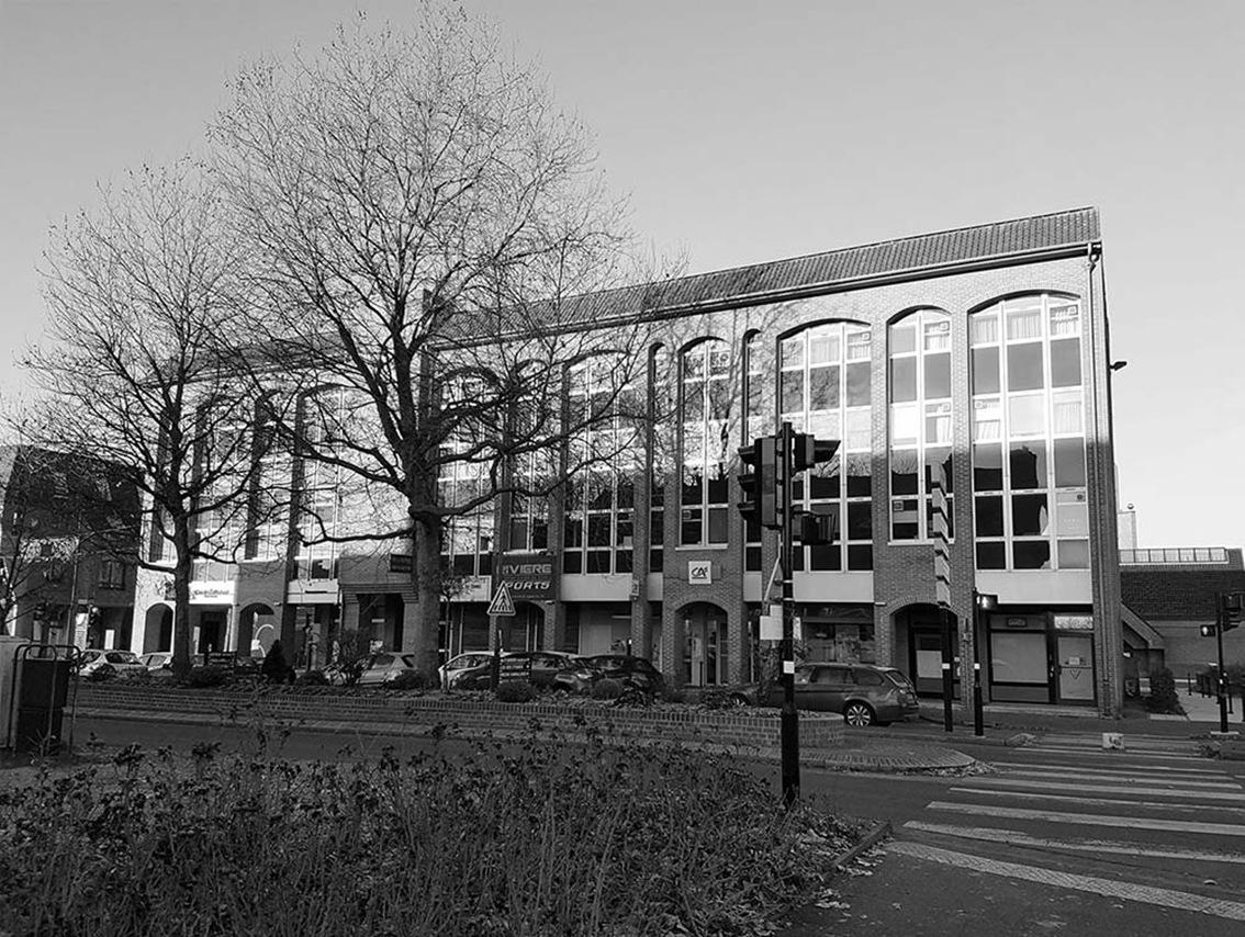 Bâtiment de bureaux avant réhabilitation rue du 8 Mai 1945 à Villeneuve d'Ascq