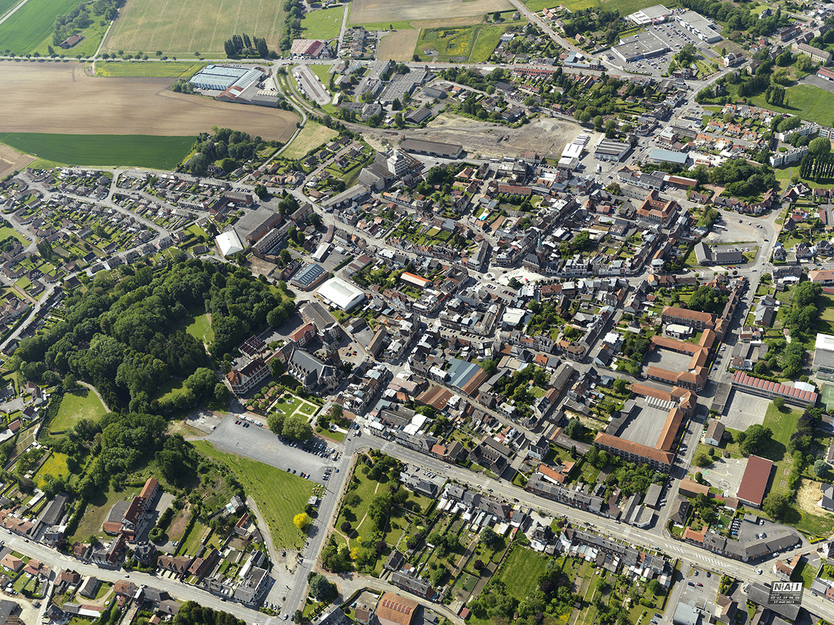 Vue aérienne de l'ancienne gare et de la friche ferroviaire à Bapaume